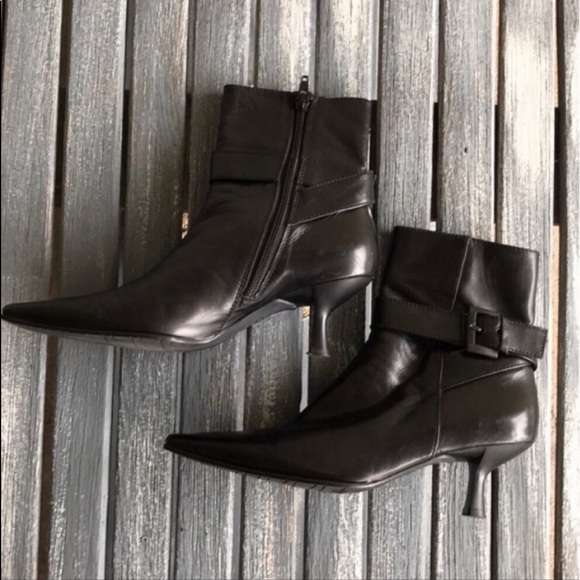 Black leather booties by Stuart Weitzman - Picture 3 of 7